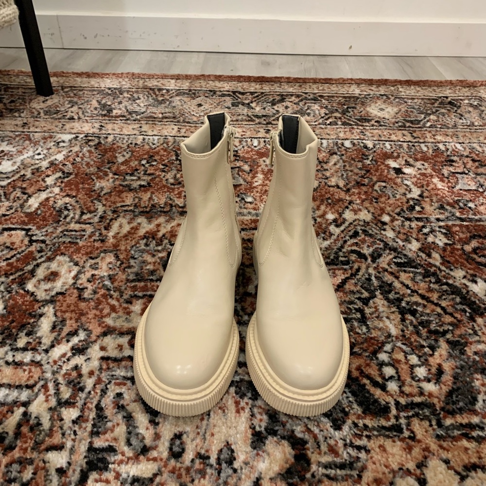 Womens SARTO Boots